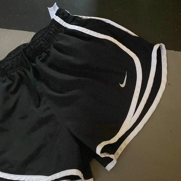Nike all black womans athletic shorts size small! - Picture 2 of 7